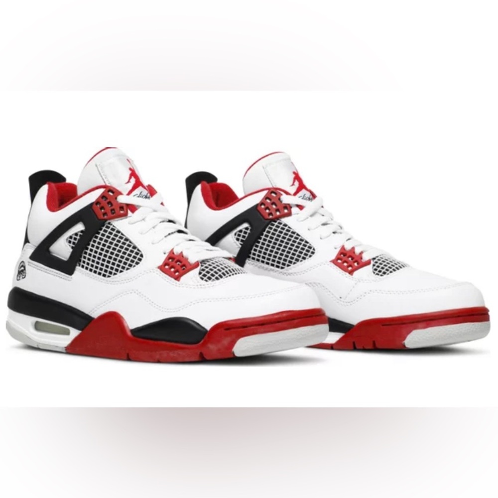 Air Jordan 4 Retro OG Fire Red. Size 5.5 Youth. Gently Worn. No Box.